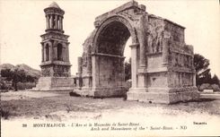 CPA Montmajour L'Arc et le Mausolee de St Remi 