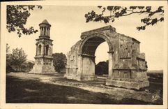 CPA St Remy Les Antiques Arc de Triomphe et mausolee romains 