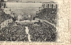 CPA Arles Les Arenes Representation de Mireille presidee par le poete Mistral