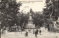 CPA Marseille Monument des Mobiles et les Allee 