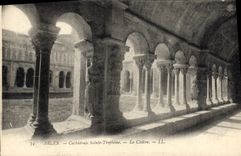 CPA Arles cathedrale Sainte Trophime le Cloitre 