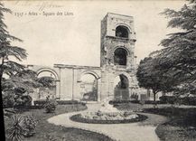 CPA Arles Square des Lices 