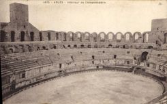 CPA Arles interieur de l'Amphitheatre 