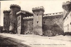 CPA Tarascon Vue d'ensamble du Chateau du Roi Rene 
