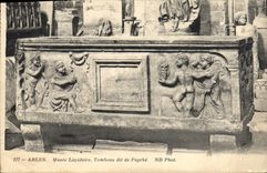 CPA Arles Musee Lapidaire Tombeau dit de Psyche 