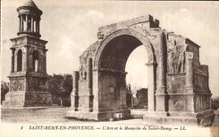 CPA Saint Remy en Provence L'Arc et le Mousolee de Saint Remy 