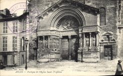 CPA Arles Portique de l'Eglise Saint Trophime 