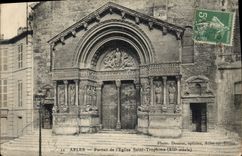 CPA Portail de l'Eglise Saint-Trophine (XII siecle)