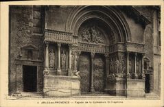 CPA Facade la Cathedrale St-Trophime Arles
