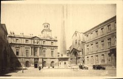 CPA Arles-sur-Rhone Place de l'Hotel de Ville