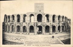 CPA Arles Les Arenes le Grand Escalier