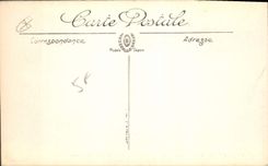 CPA Les Baux L'Hotel de ville et rue Porte-Evguieres. Vallon et Rocher de Beaumaniere