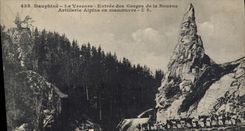 CPA Le Vercorn Entree des Gorges de la Bourne Artillerie Alpine en manœuvre Chasseurs Alpins Militar