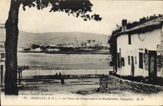 CPA Hendaye La Place de Debarcadere et Fontarabie (Espagne)