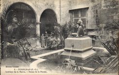 CPA Perpignan Intereur de la Mairie Statue de la Pensee