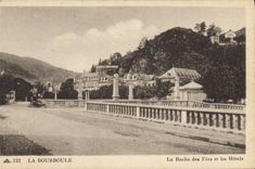 CPA La Bourboule La Roche des Fees et les Hotels