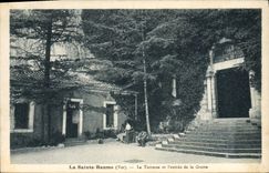 CPA La Sainte Baume La Terrasse et l'entree de la Grotte