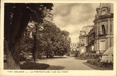 CPA Colmar La Prefecture vue du parc
