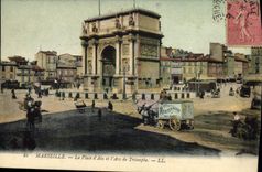 CPA Marseille La Place d'Aix et l'Arc de Triomphe 