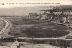 CPA Dieppe Les Pelouses le Boulevard Maritime et la Perspective des Falais 