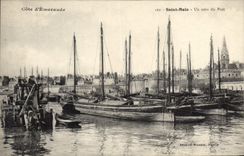CPA Cote d'Emeraude Saint Malo Un Coin du Port Bateaux