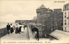 CPA Saint Malo Les Remparts et la Tour Quiquengrogne 