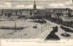 CPA Saint Malo Panorama vers les Portes Saint Vincent et Grande Porte la Tour du Chateau 