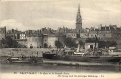 CPA Saint Malo Le Quai et la Grande Porte Bateaux 
