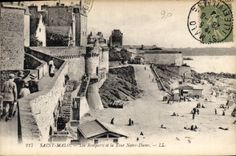 CPA Saint Malo Les Remparts et la Tour Notre Dame 