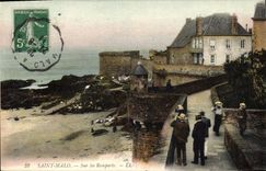 CPA Saint Malo sur les Remparts 