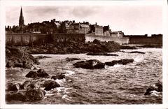CPA Saint Malo La Ville et les Remparts 