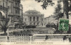 CPA Montpellier Square de la Gare de Palavas 