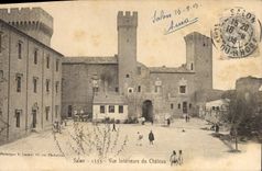 CPA Salon Vue Interieure du Chateau Soldats Militaria