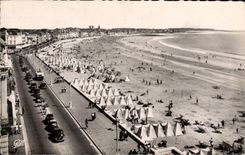 CPA Les Sables D'Olonne Vue generale du Remblai vers les Pins 