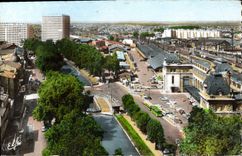 CPM Toulouse La Ville Rose Vue Plangeante sur la Gare Matabiao et les Buildings du Boulevard des Min