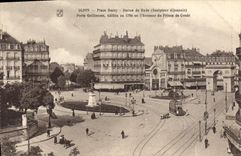 CPA Dijon Place Darcy Statue de Ruje (Sculpteur dijonnais)