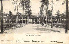 CPA Vichy Grande Allee du Parc
