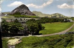 CPA Hautes Cevennes A gauche Gerbier de Jonc 1554 m Au centre Mezenc 1750 m A droite Sara 1505 m