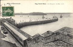 CPA Saint Malo Les Remparts Le Mole Cote d'Emeraude
