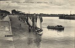 CPA Saint Malo La Cale de Dinan Bateaux