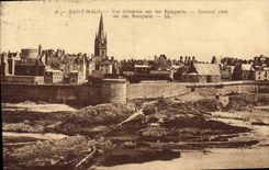CPA Saint Malo Vue Generale sur les Remparts