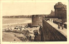 CPA Saint Malo Les Remparts le Chateau et la Plage des Bains