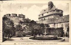 CPA Saint Malo Le Chateau Tour La Generale et le grand Donjon
