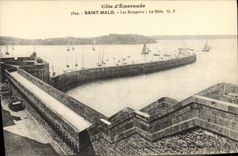 CPA Saint Malo Cote d'Emeraude Les Remparts Le Mole