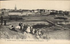 CPA Saint Malo La Greve de Bon Secours et les Remparts