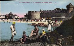 CPA Saint Malo Le Chateau et la Grande Plage