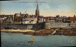 CPA St Malo Les Remparts et la ville vus du Grand Bey
