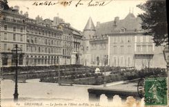 CPA Grenoble Le Jardins de l'Hotel de Ville
