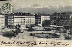 CPA Grenoble La Place Victor Hugo et la chaine des Alpes