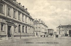CPA Grenoble L'Universite et l'Hotel de la Division